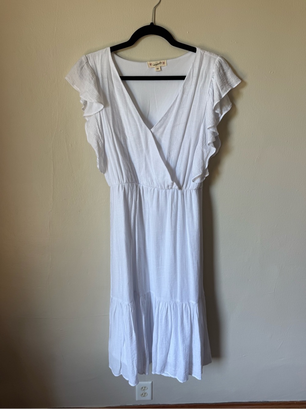 Women’s White Ruffle-Sleeve Wrap Dress